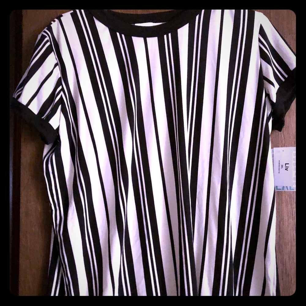 Lularoe 2x Liv. NWT black/white stripped